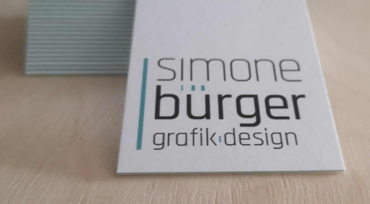 Foto der Visitenkarte von Simone Bürger grafik design